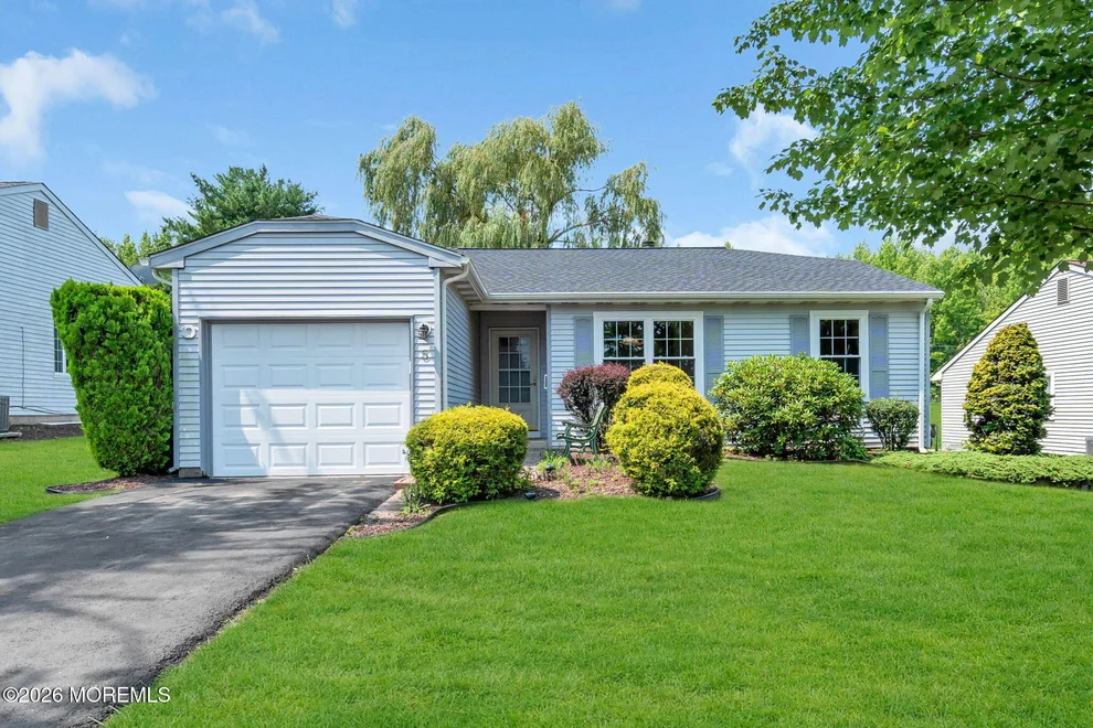 Unit for sale at 5 Lakeview Drive, Marlboro, NJ 07746