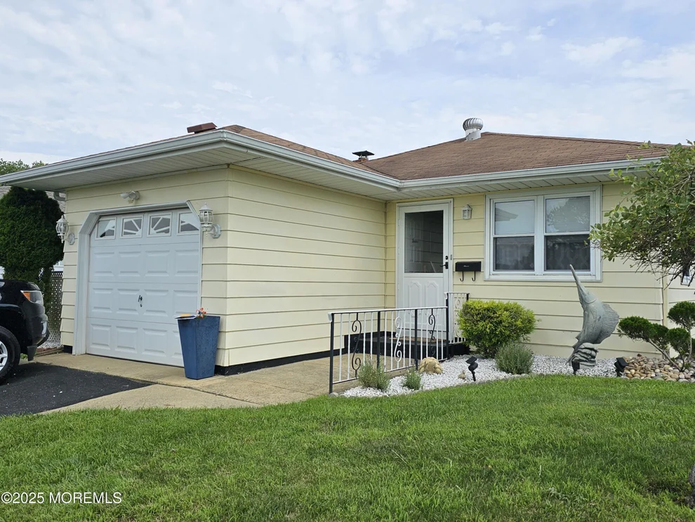 Unit for sale at 14 Marquis Street, Toms River, NJ 08757