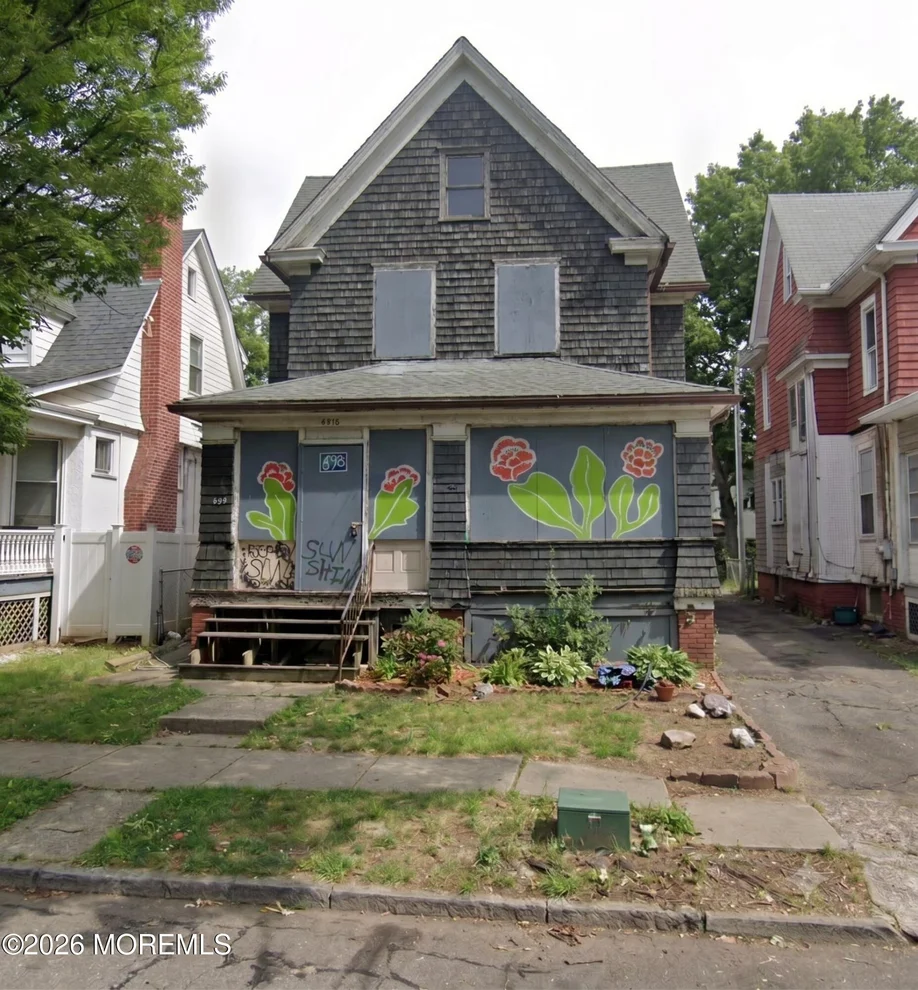 Unit for sale at 890 S 19th Street, Newark, NJ 07108