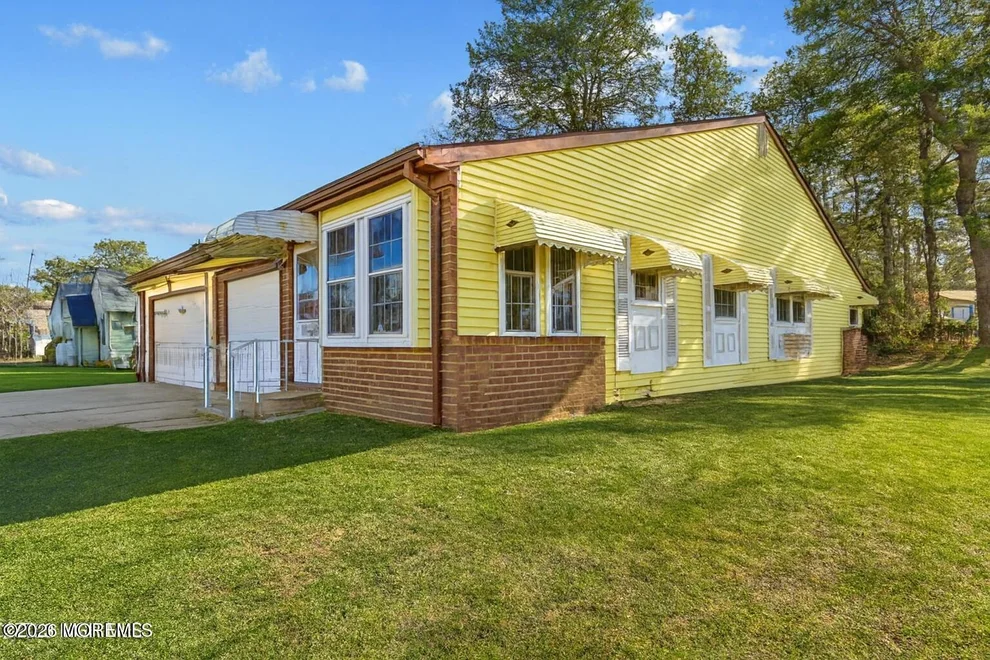 Unit for sale at 7B Greenwood Lane, Whiting, NJ 08759