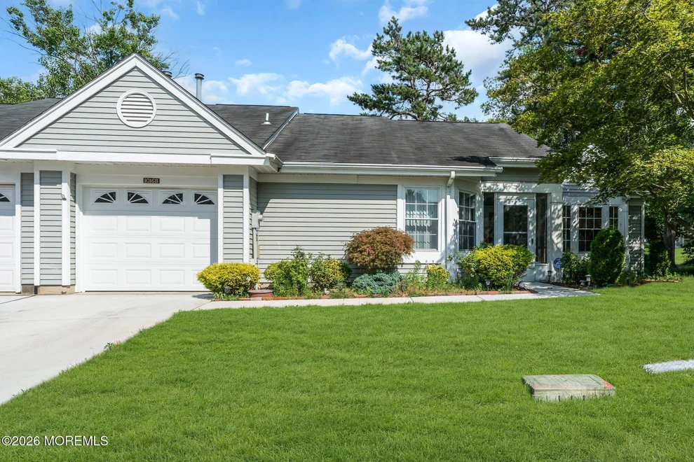 Unit for sale at 1016B Buckingham Drive, Manchester, NJ 08759