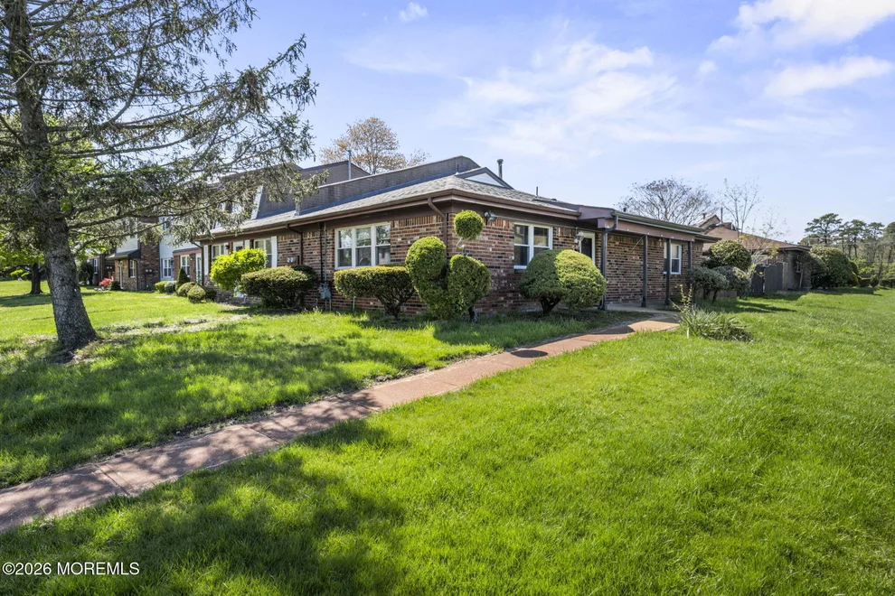 Unit for sale at 70 Greenwood Loop Road, Brick, NJ 08724