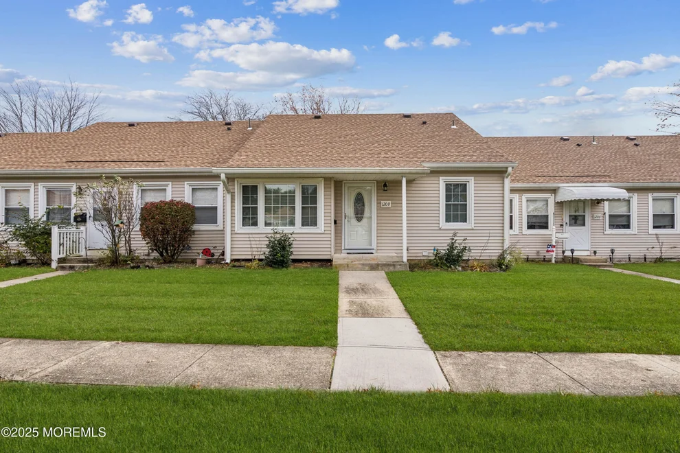 Unit for sale at 120 Muhlen Platz, Howell, NJ 07728