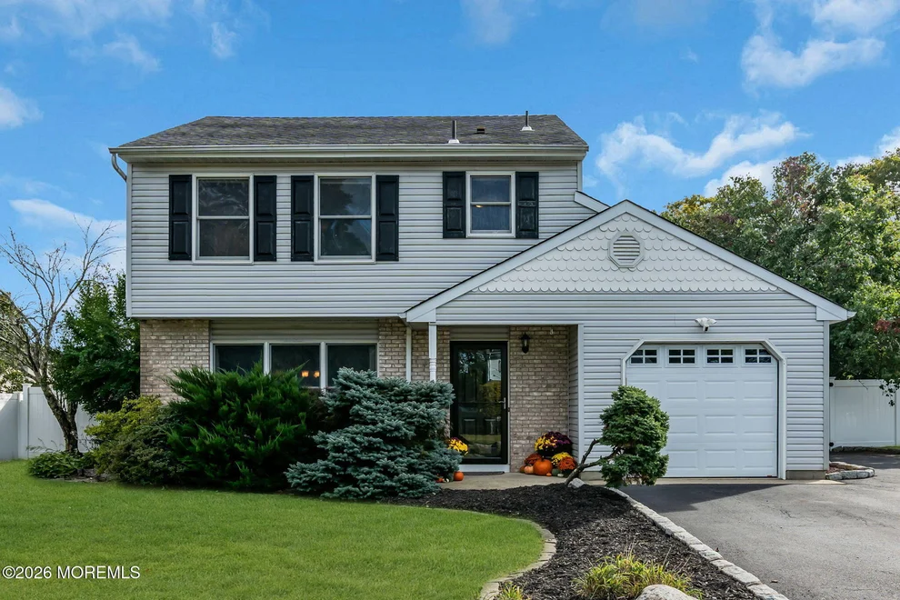Unit for sale at 8 Partridge Lane, Howell, NJ 07731