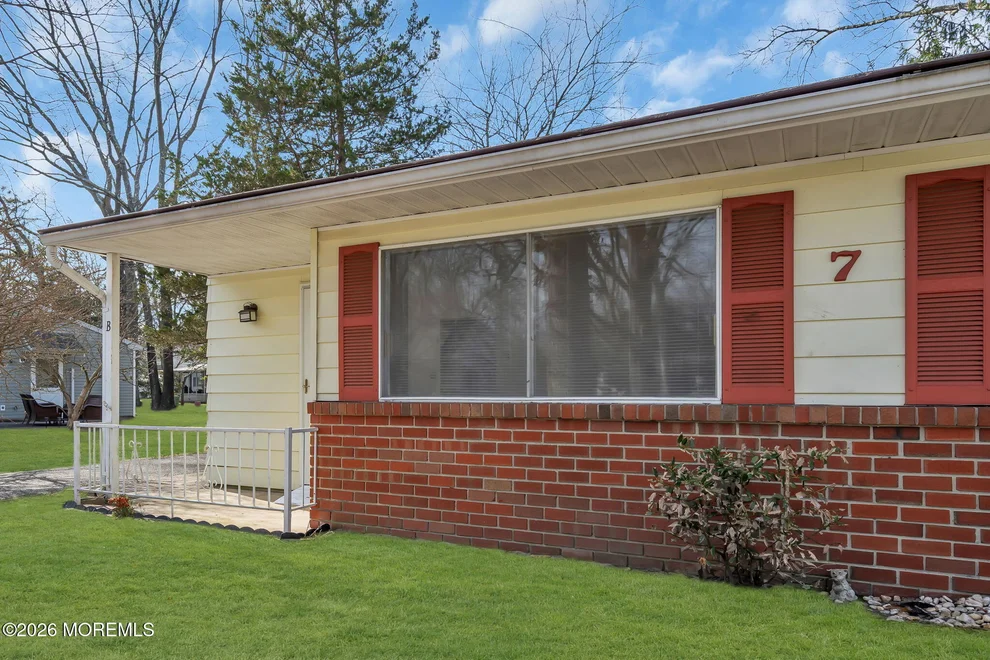 Unit for sale at 7 Nevada Drive, Whiting, NJ 08759