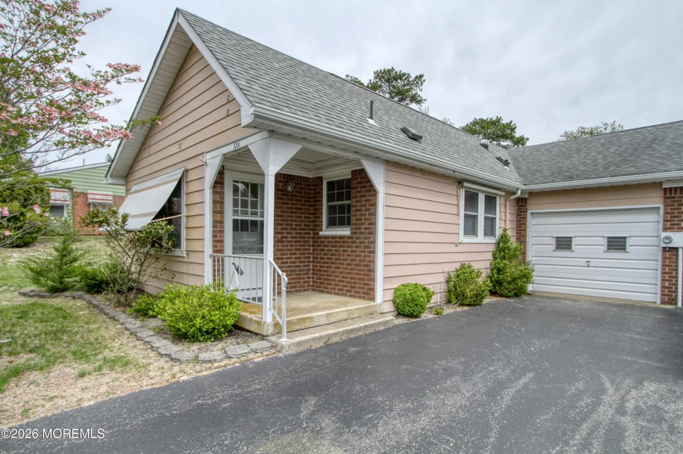 Unit for sale at 12 Moccasin Drive, Whiting, NJ 08759