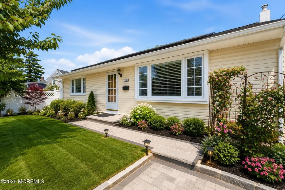 Unit for sale at 5 Snyder Lane, Keyport, NJ 07735