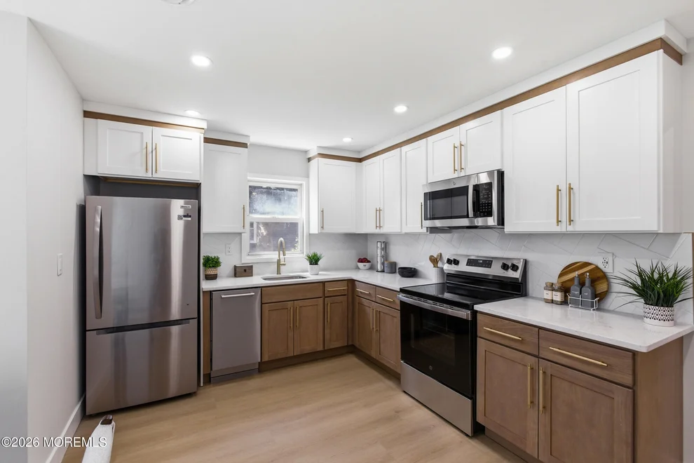 Unit for sale at 2 Leighton Lane, Manchester, NJ 08759