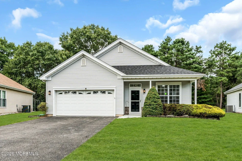 Unit for sale at 27 Cromwell Court, Manchester, NJ 08759