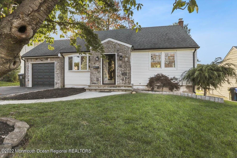 Unit for sale at 104 Longfellow Drive, Colonia, NJ 07067