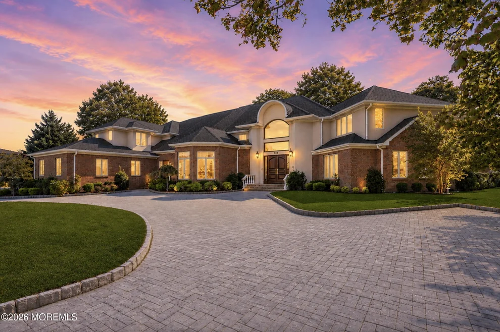 Unit for sale at 284 Park Avenue, Oakhurst, NJ 07755