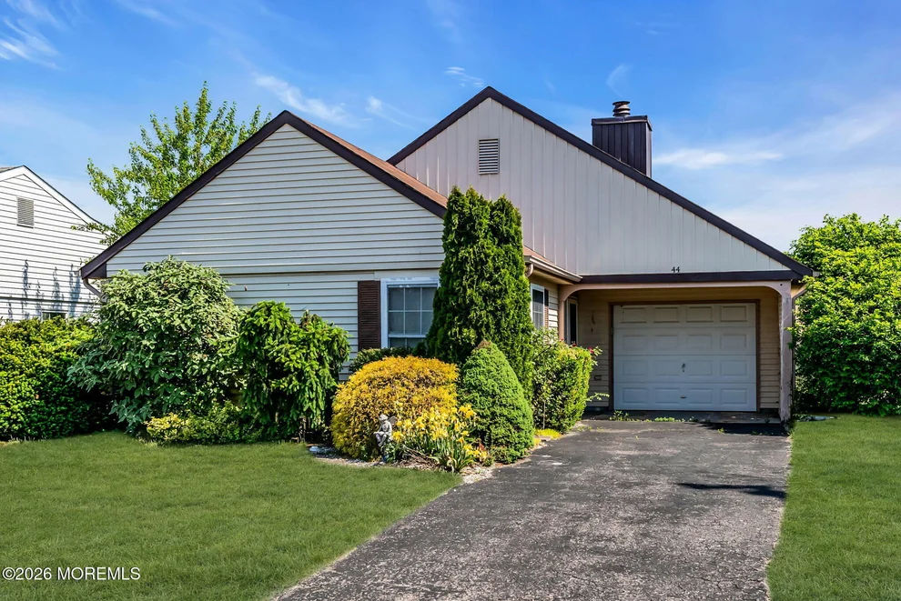 Unit for sale at 44 Buckingham Drive N, Manchester, NJ 08759