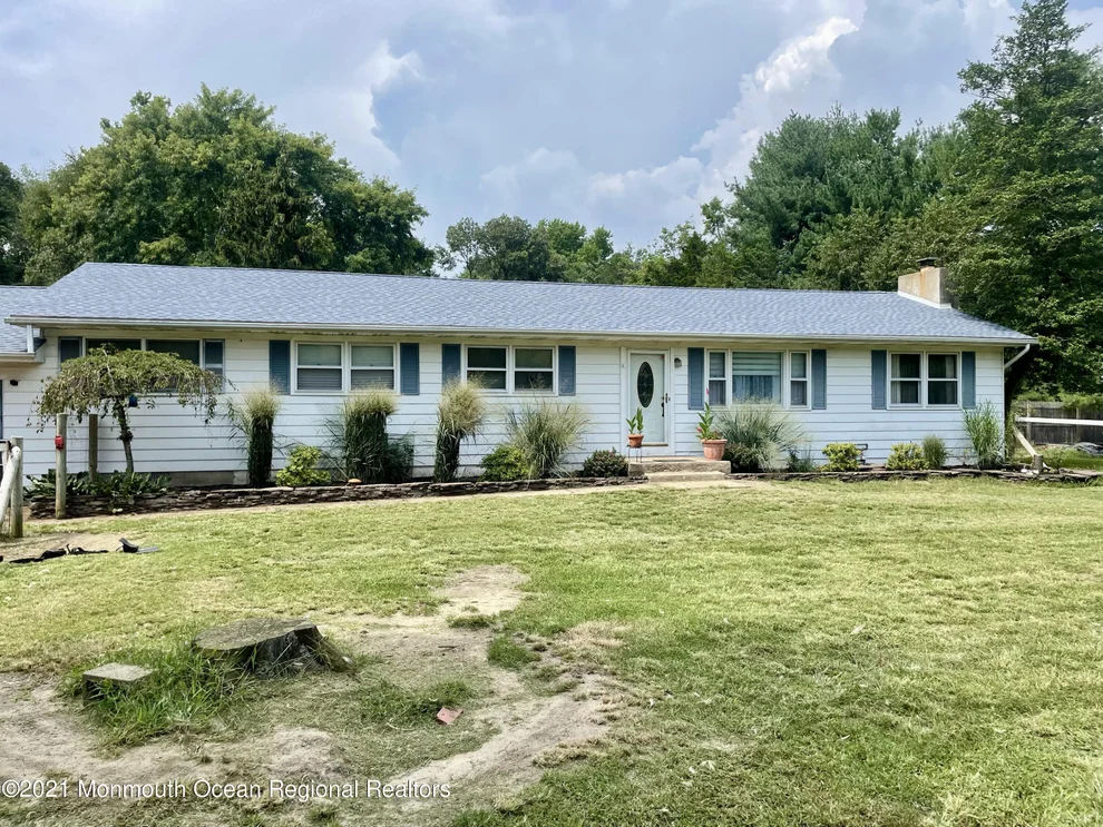 Unit for sale at 866 Monmouth Road, Cream Ridge, NJ 08514