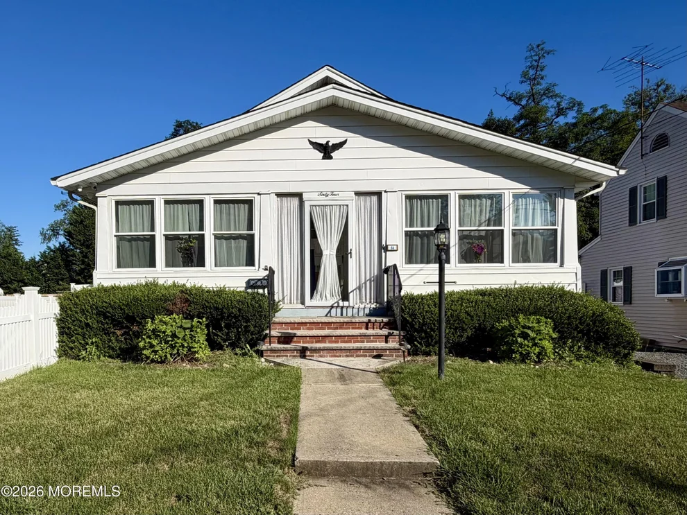 Unit for sale at 64 W George Street, Freehold, NJ 07728