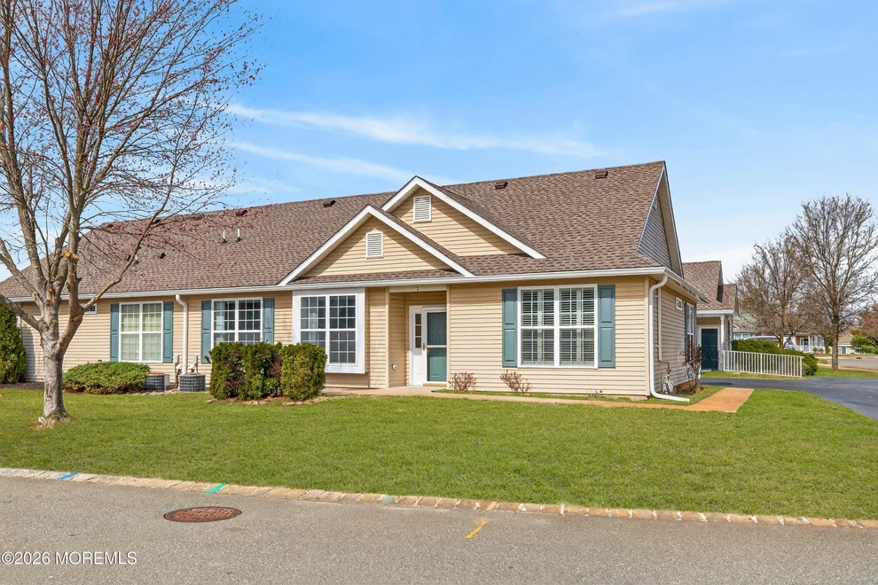 Unit for sale at 2 Winkle Court, Manchester, NJ 08759