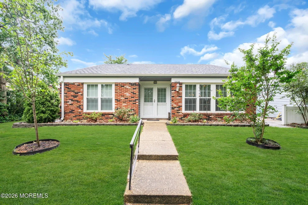 Unit for sale at 580 Kevin Court, Manchester, NJ 08759