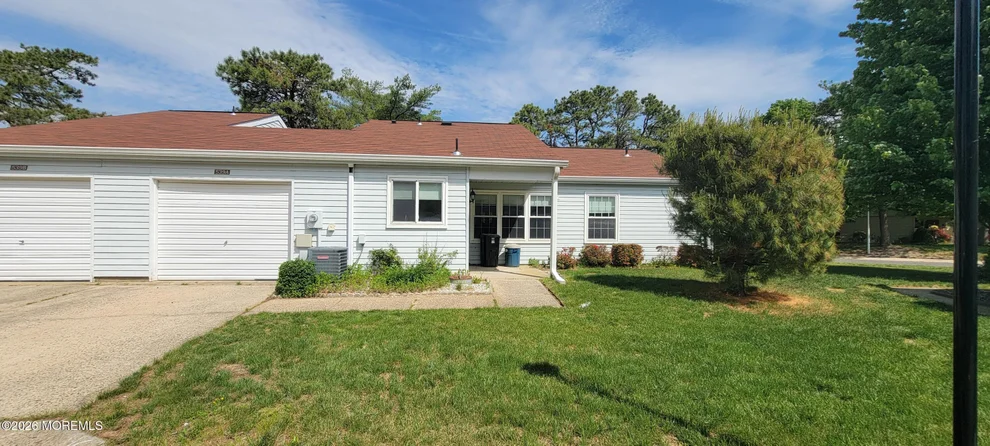 Unit for sale at 539A Warwick Court, Manchester, NJ 08759