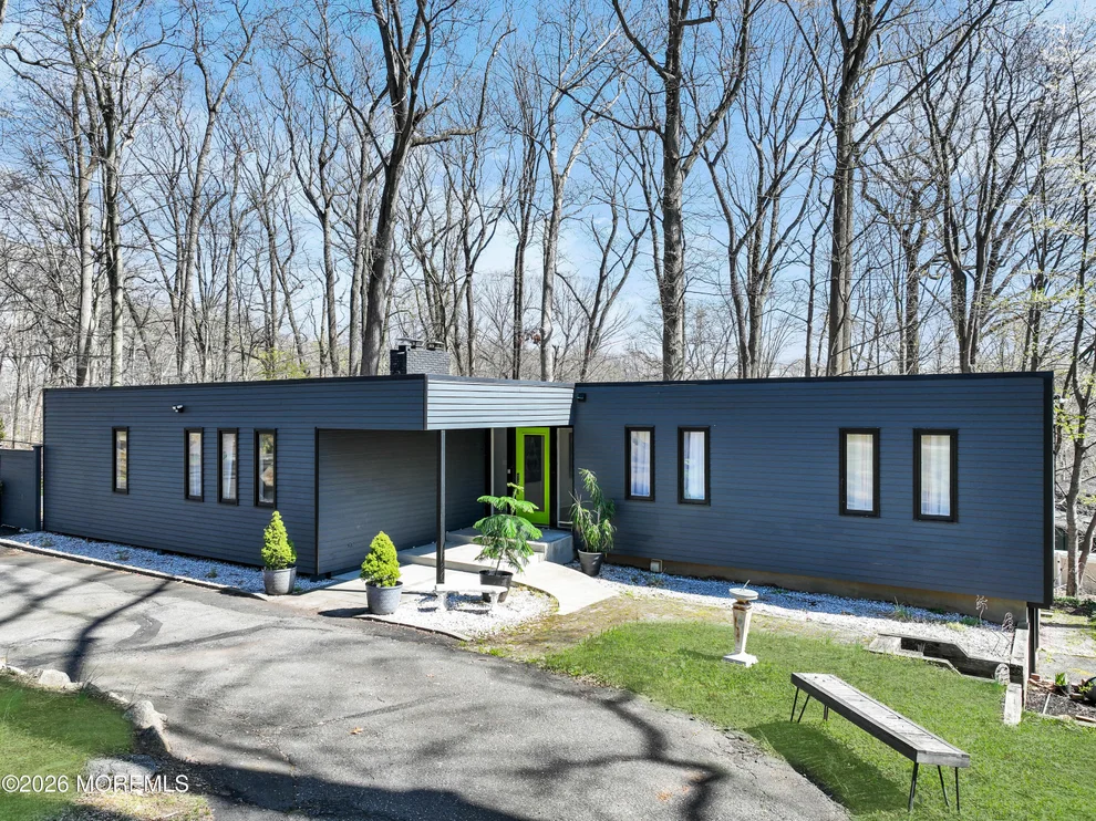 Unit for sale at 19 W Parkway Place, Holmdel, NJ 07733