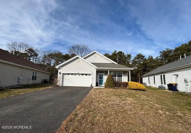 Unit for sale at 27 Cromwell Court, Manchester, NJ 08759