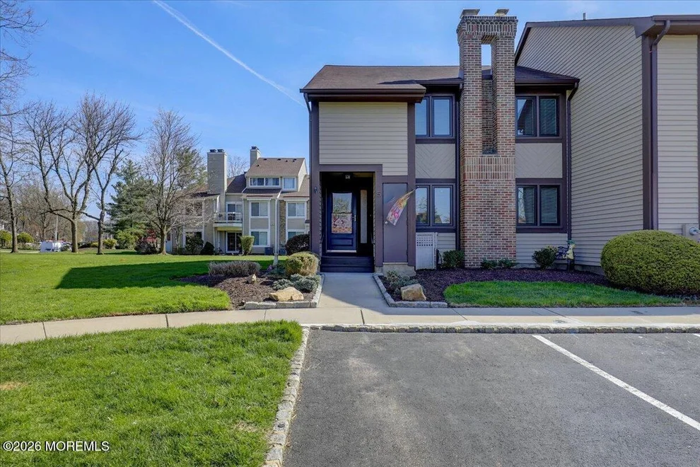 Unit for sale at 5 Chelsea Court, Parlin, NJ 08859
