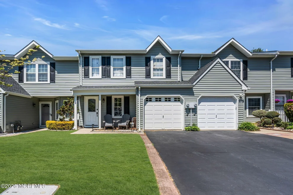 Unit for sale at 33 Mariners Cove, Freehold, NJ 07728