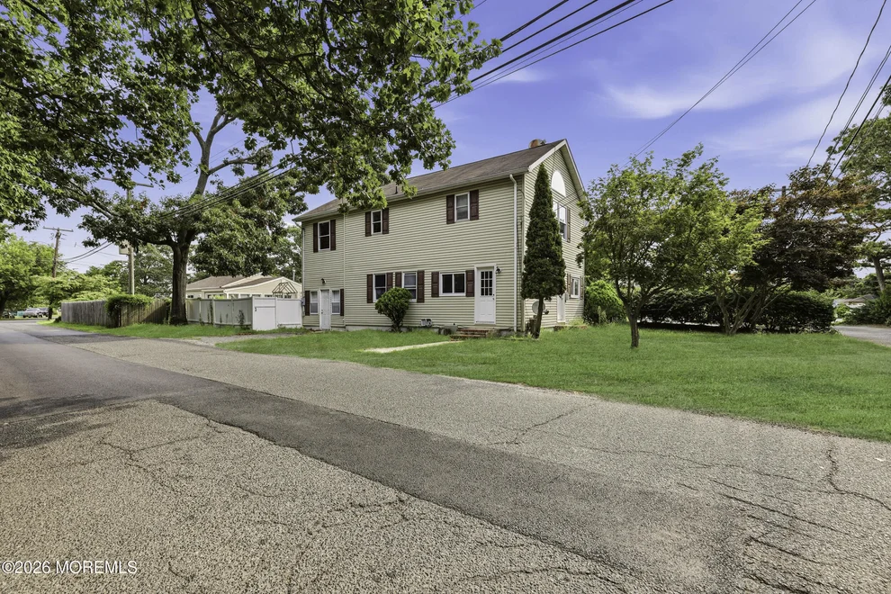 Unit for sale at 484 Woodpark Drive, Brick, NJ 08723