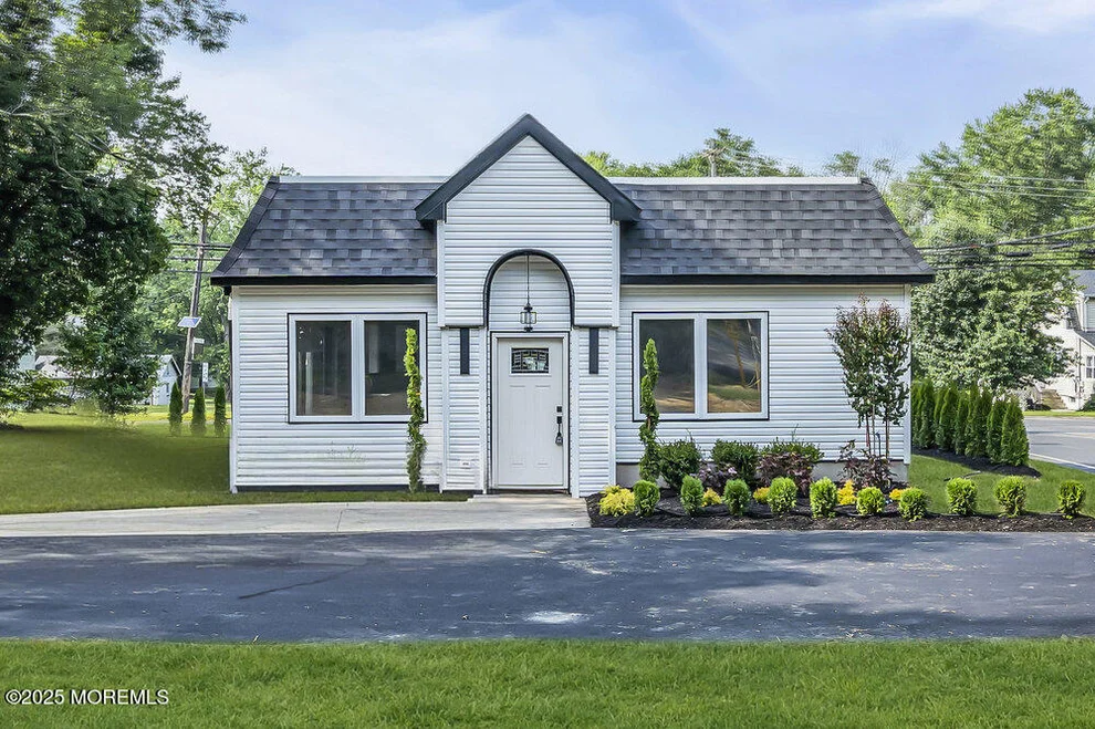 Unit for sale at 125 Casino Drive, Farmingdale, NJ 07727