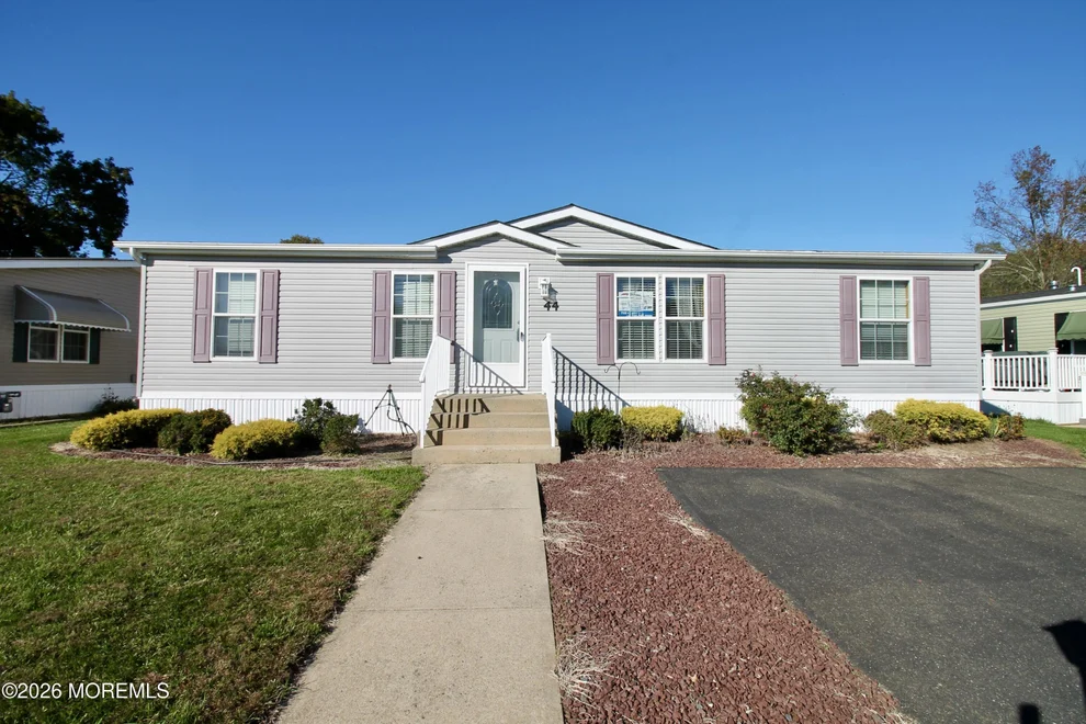 Unit for sale at 44 Silvermeade Drive, Freehold, NJ 07728