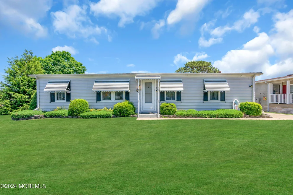 Unit for sale at 401 Maplehurst Court, Manchester, NJ 08759