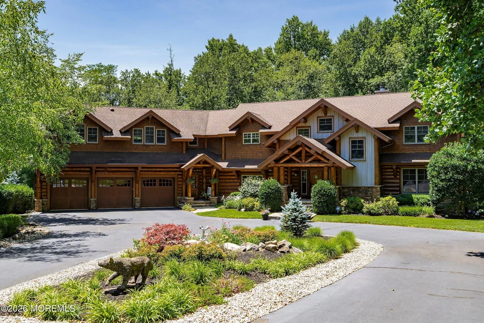 Unit for sale at 726 Kings Highway E, Atlantic Highlands, NJ 07716
