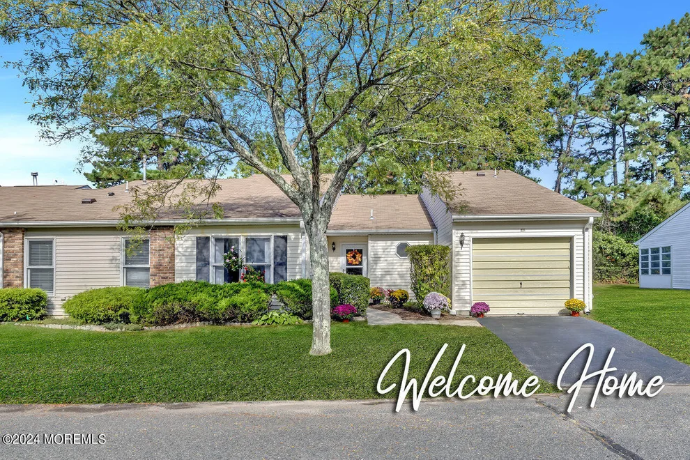 Unit for sale at 76 Woodshill Drive N, Lakewood, NJ 08701