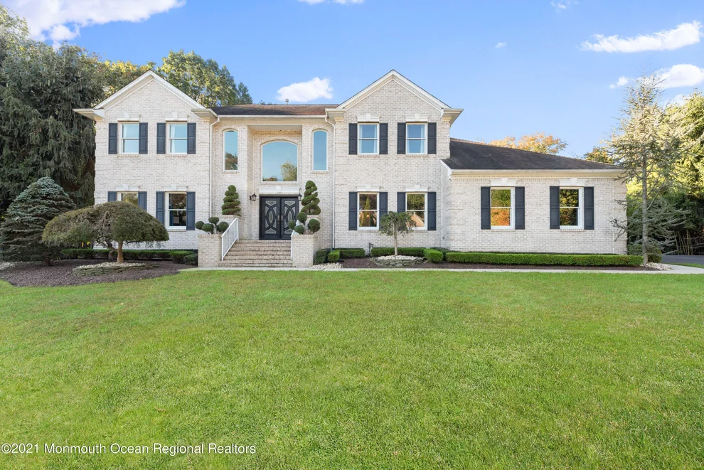 Unit for sale at 15 Black Walnut Way, Marlboro, NJ 07746