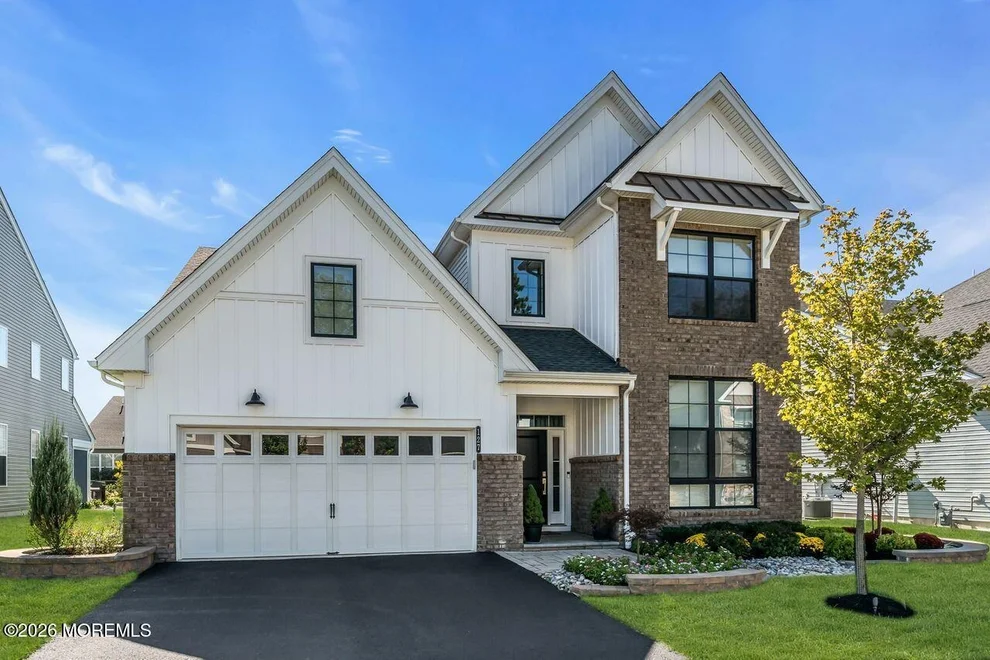 Unit for sale at 127 Grandview Circle, Farmingdale, NJ 07727