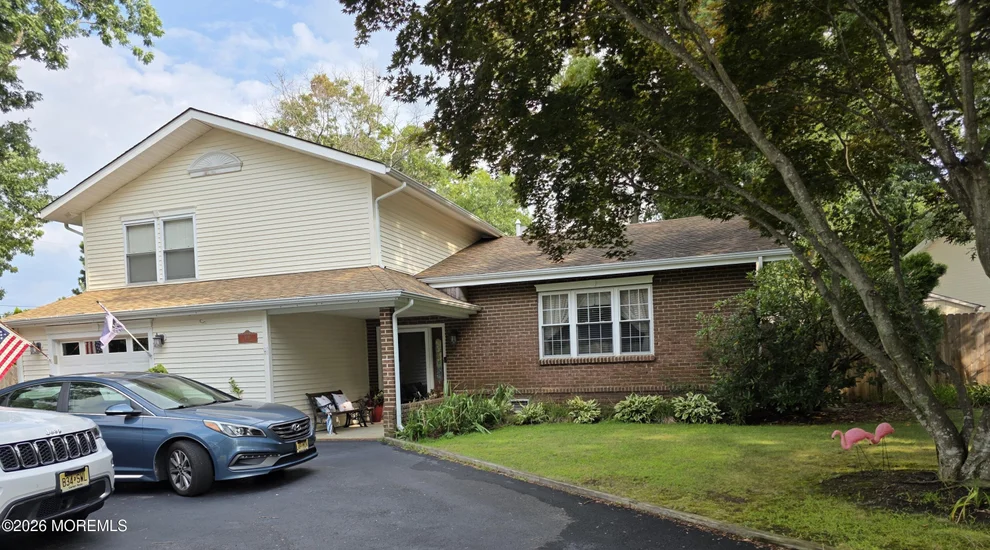 Unit for sale at 100 Reel Avenue, Manahawkin, NJ 08050