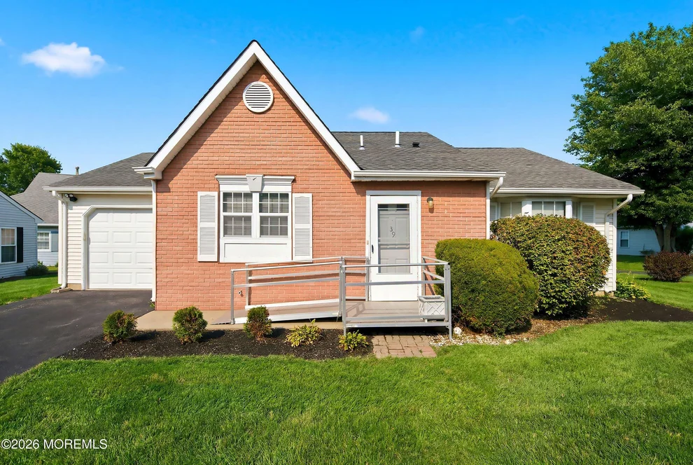 Unit for sale at 39 Datchet Close, Freehold, NJ 07728