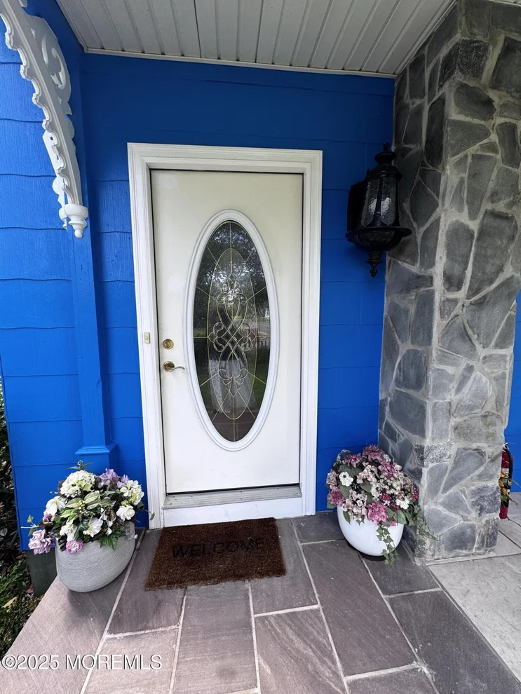 Unit for sale at 623 Main Street, Leesburg, NJ 08327