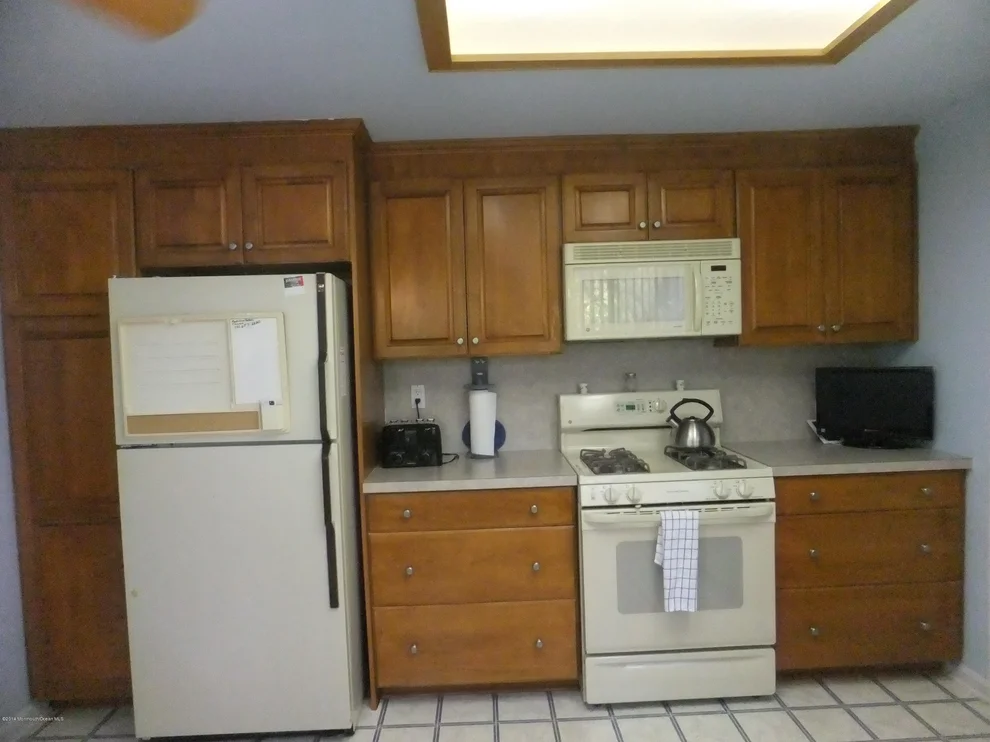 Unit for sale at 1194 Thornbury Lane, Manchester, NJ 08759