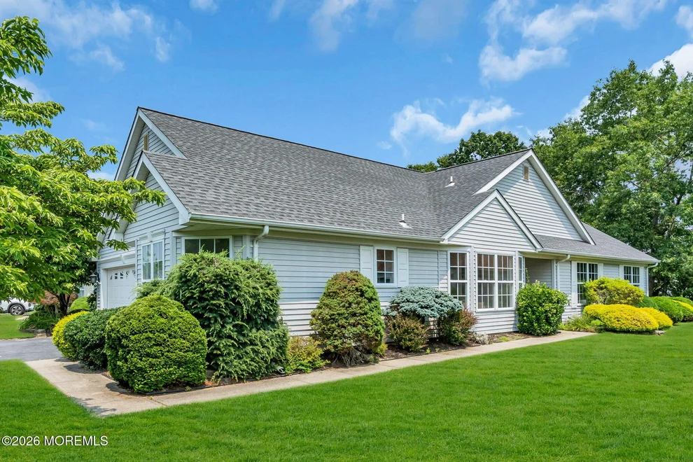 Unit for sale at 39 Strawberry Lane, Lakewood, NJ 08701