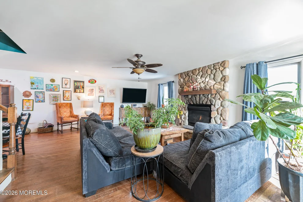 Unit for sale at 12 Thompson Avenue, Leonardo, NJ 07737