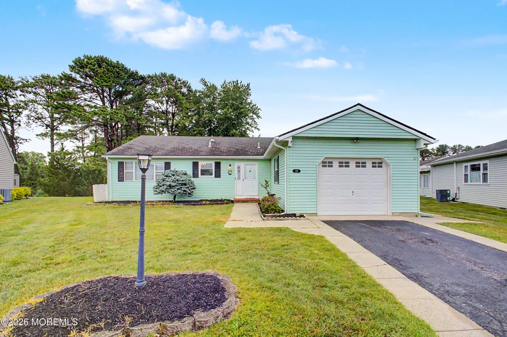 Unit for sale at 20 Thronbury Court, Toms River, NJ 08757