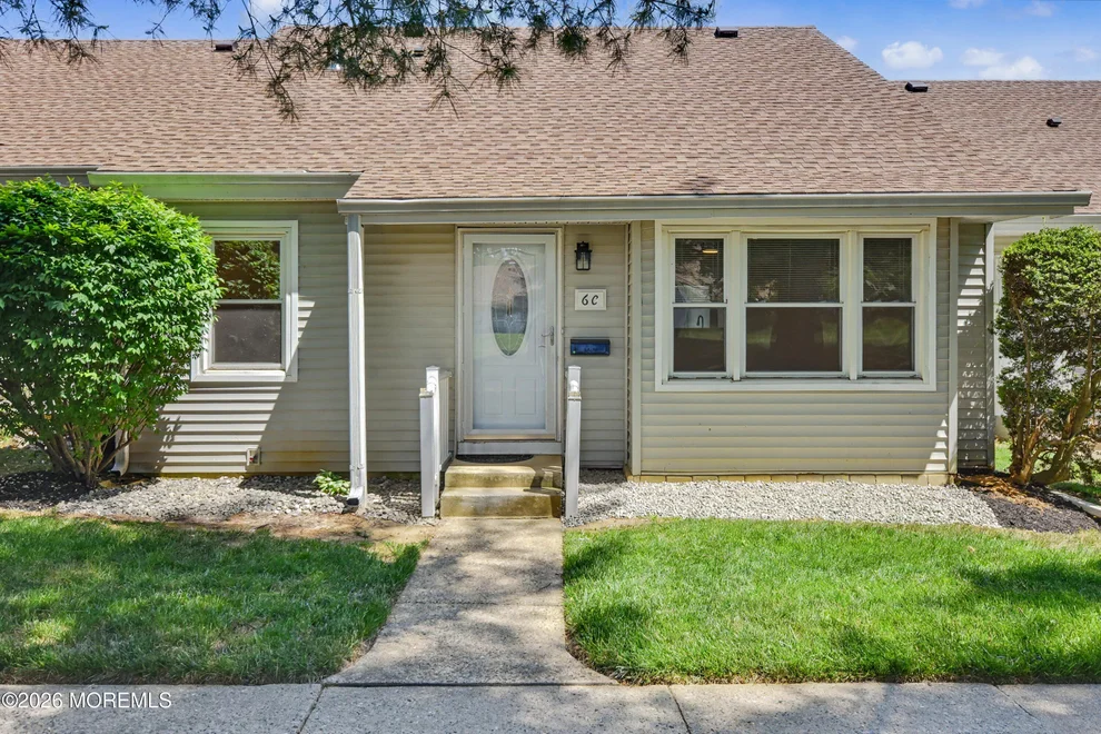 Unit for sale at 6 Plaza De Las Flores, Freehold, NJ 07728