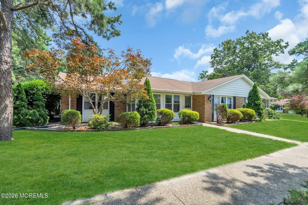 Unit for sale at 19A Edinburgh Lane, Manchester, NJ 08759
