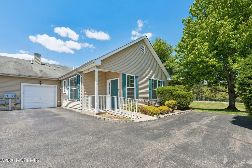 Unit for sale at 28 Fennel Court, Manchester, NJ 08759