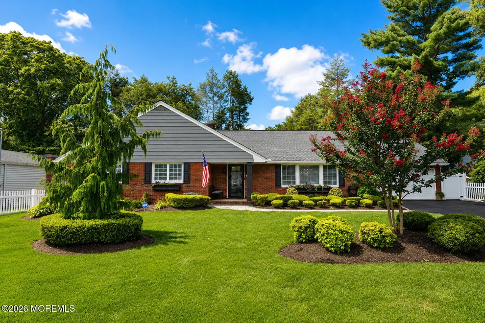 Unit for sale at 34 W Lincoln Circle, Red Bank, NJ 07701