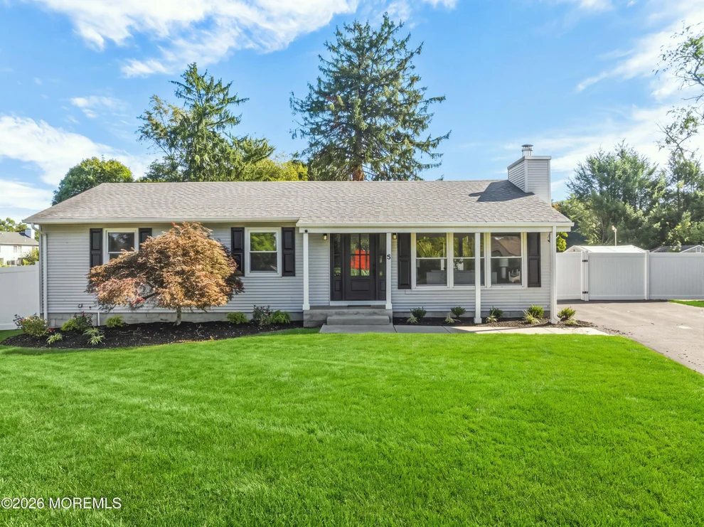 Unit for sale at 5 Wilbur Drive, Allentown, NJ 08501