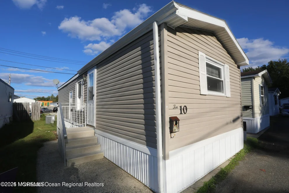 Unit for sale at 10 Hazlet Park Park, Hazlet, NJ 07730