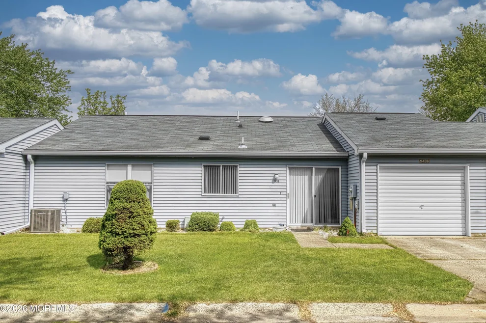 Unit for sale at 943 Liverpool Circle, Manchester, NJ 08759