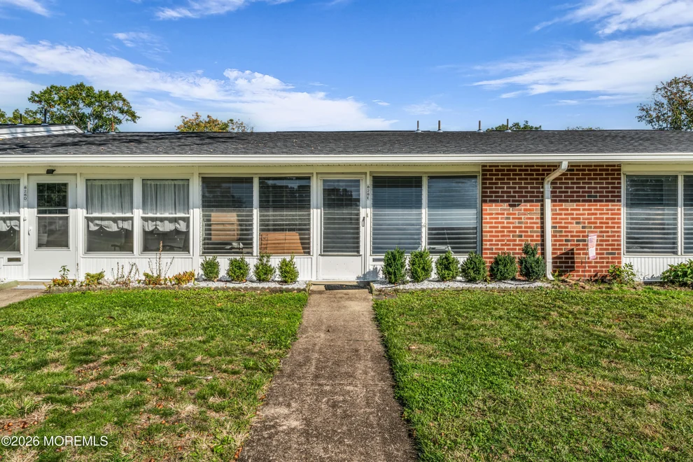 Unit for sale at 828 Balmoral Court E, Lakewood, NJ 08701