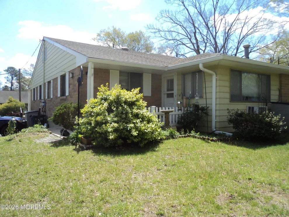 Unit for sale at 1 D Sparrow Street, Manchester, NJ 08759