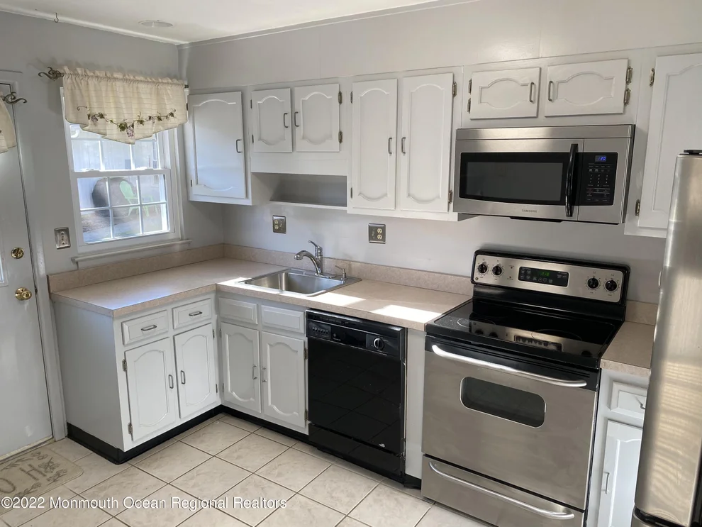 Unit for sale at 109B Buckingham Drive, Manchester, NJ 08759